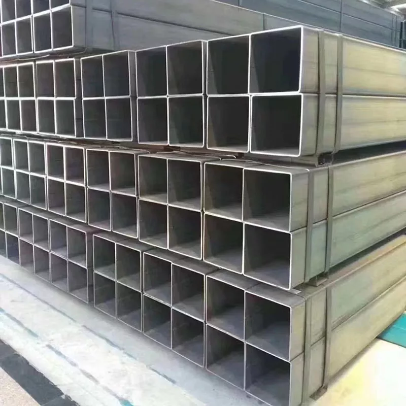 Črna pravokotna cev