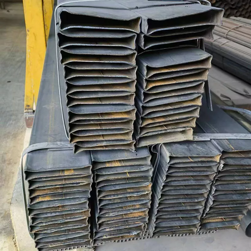 Pravokotna cev s tanko steno